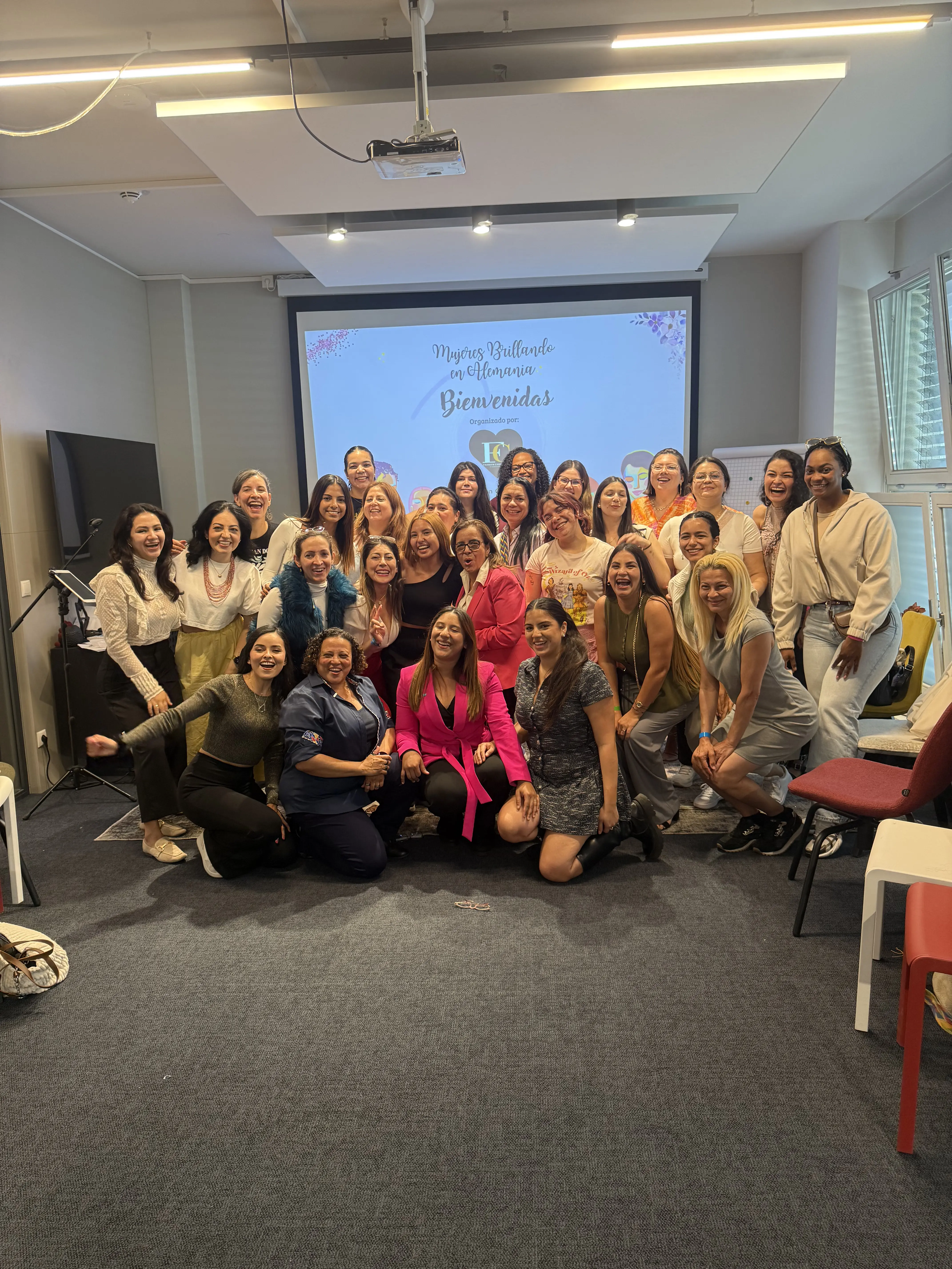 💜 Frauen, die in Deutschland strahlen: Wissen, Unabhängigkeit und Zukunft